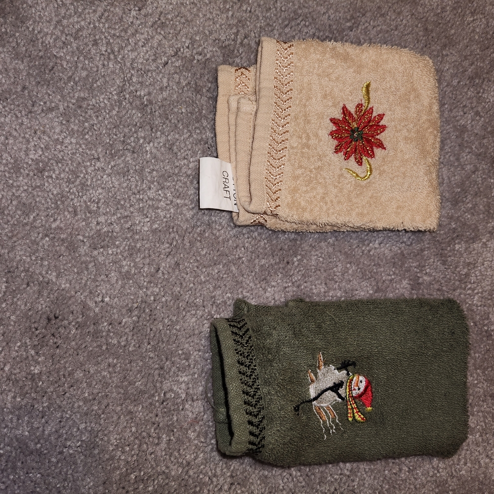Embroidered Wash Cloths NWT